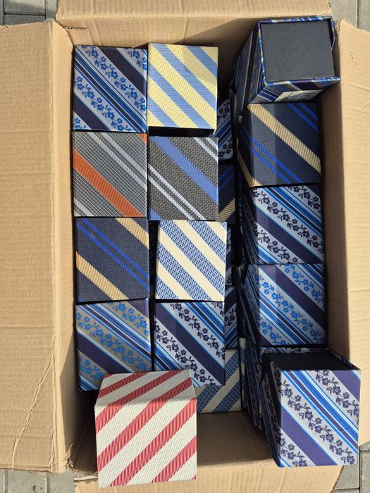 Krawaty nowe 9 różnych wzorów kilkadziesiąt sztuk