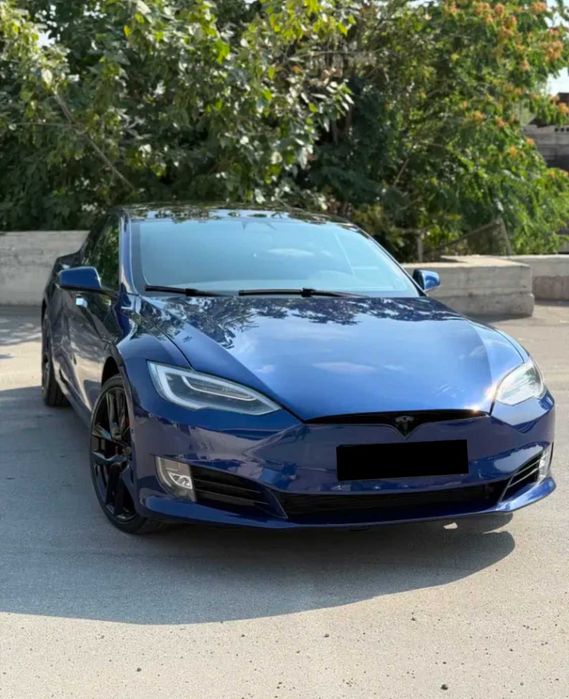 Tesla Model S 2018