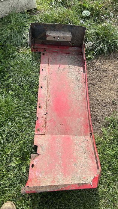Błotnik prawy ihc 644/744/844 deutz itp