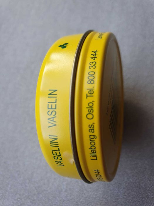 Caixas de lata Klover e Tyrosolvetter para colecção