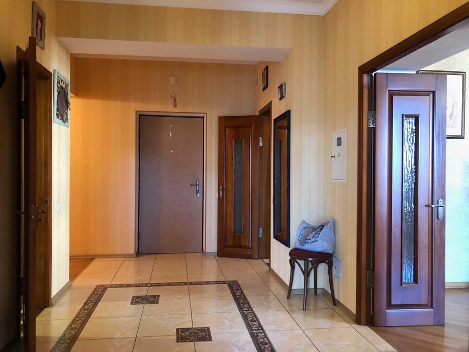 Продам дешево 120м ремонт мебель ЖК Чайка Лобановского метро 10мин