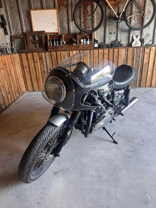 Triumph Bonneville t100 retroclassic