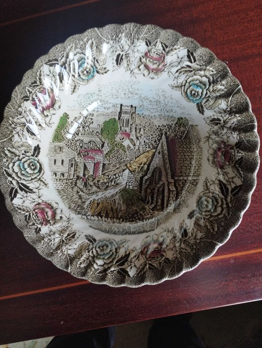 Taça de louça inglesa