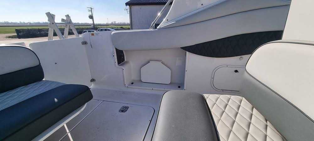 Jacht Four Winns 268 VISTA