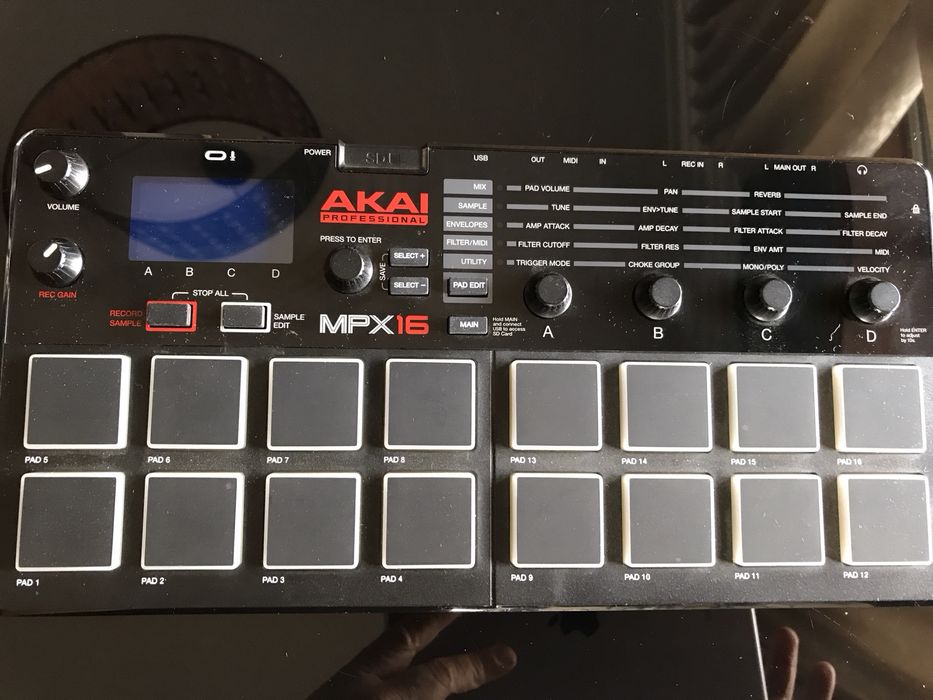 Sampler Akai Mpx16