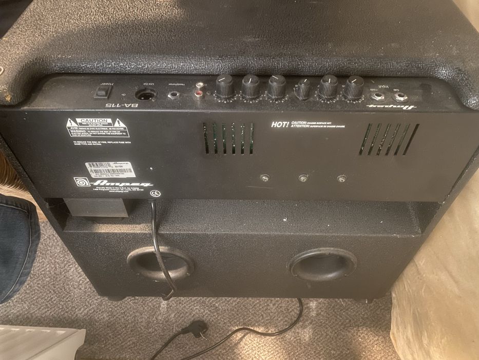 Ampeg BA 115 piecyk basowy