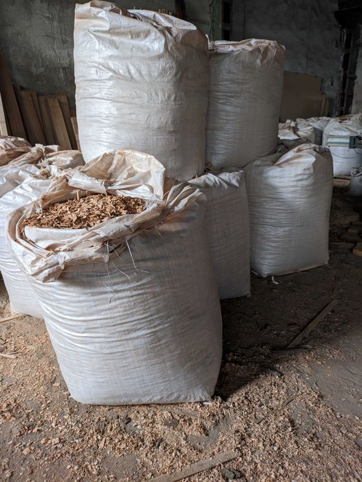 Щепа  Тріска  СУХА опалення, вільха, ясен, дуб.