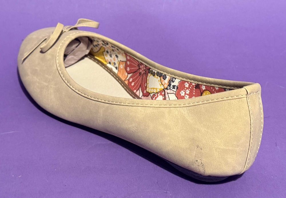 Beżowe gładkie baleriny z kokardą rozmiar 38