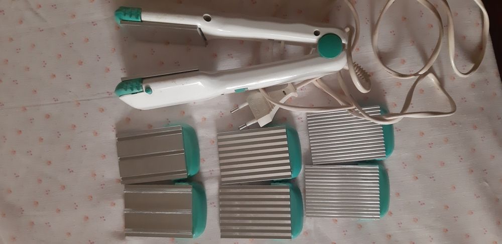 BROWN для волосся. Плойка "гофре" та прасочка. 4 пари насадок.