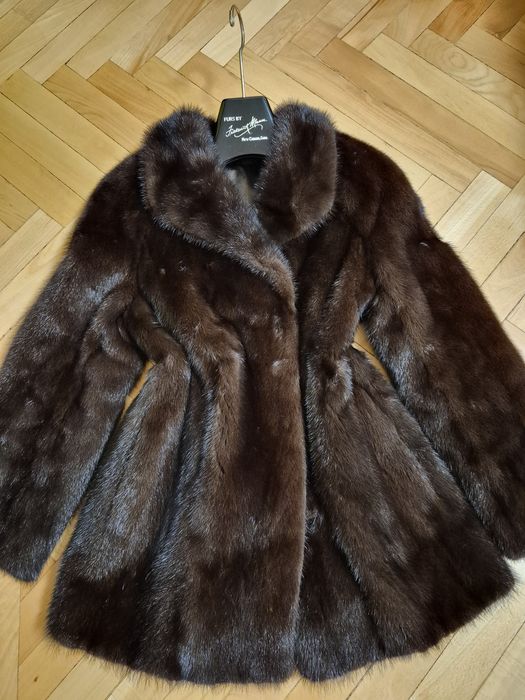 Тепла натуральна норкова шуба