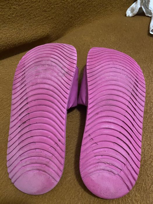 Продам тапочки nike 40,5 р