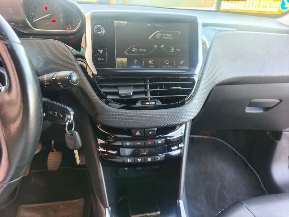 Peugeot 2008 e-HDi FAP 115 STOP & START Allure
