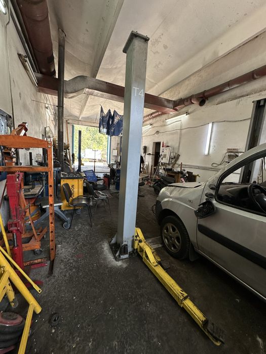 Підйомник автомобільний двостійковий гідравлічний 4т