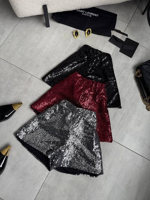 Шорты з паєтками