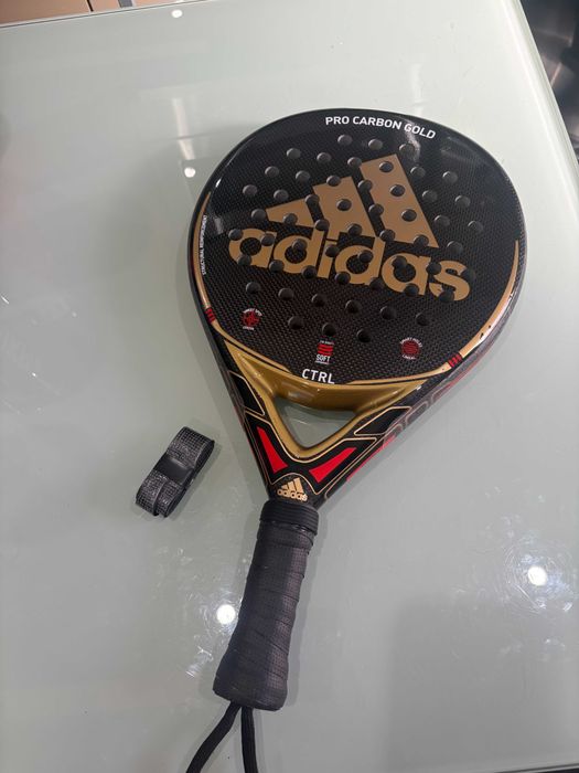 Pack Padel Adidas: Raquete Pro Carbon Gold CTRL + Mala + Bolas