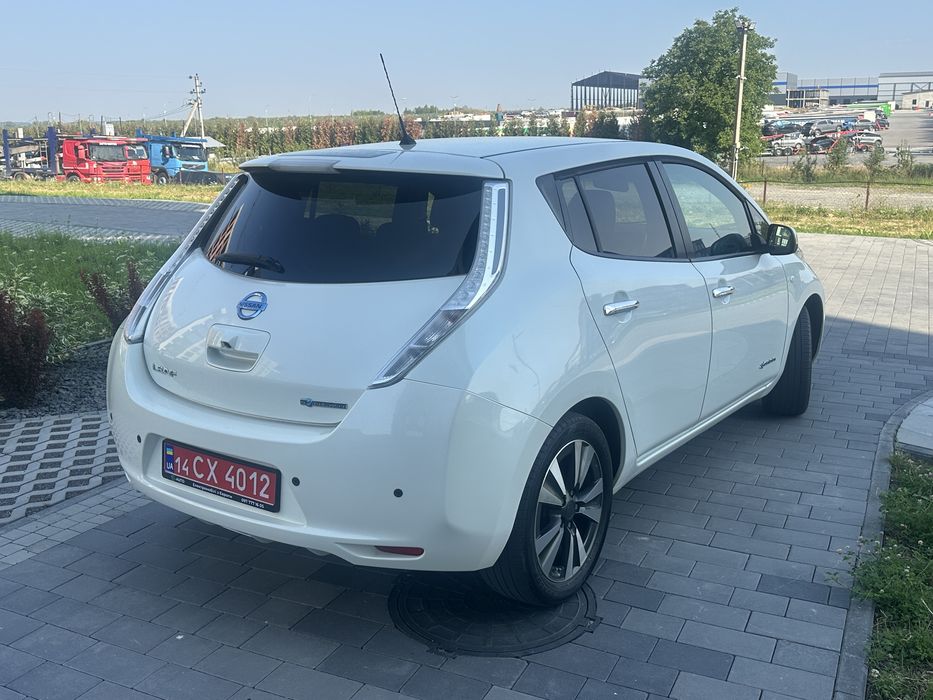 Nissan Leaf 30 kWh | Bose | Камери 360° | Гарний стан | Без вкладень