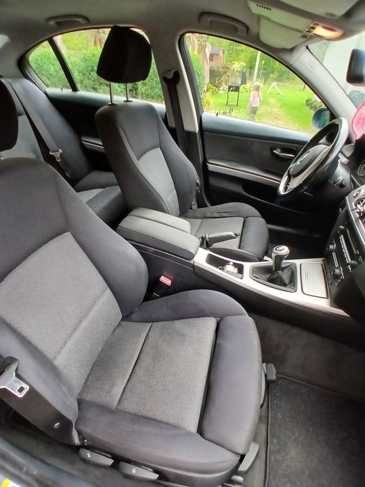 BMW E90 2.0 benzyna
