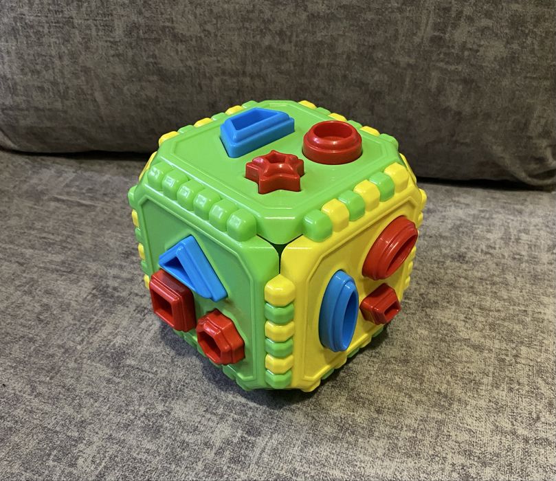 Іграшки  сортер потяг куб будинок