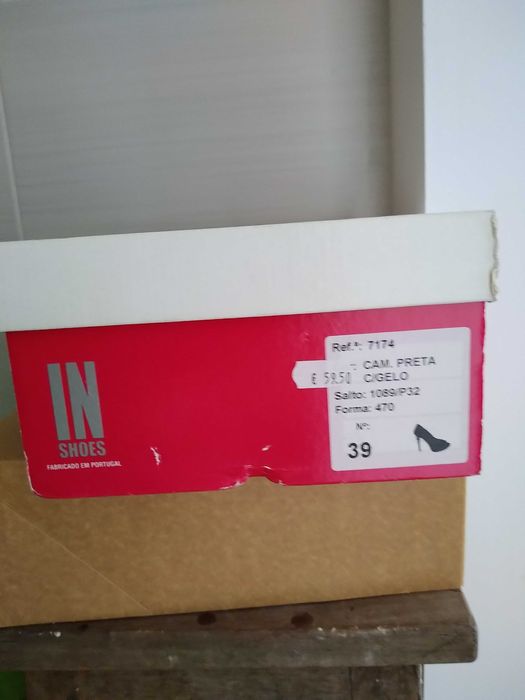 sapatos em pele como novos