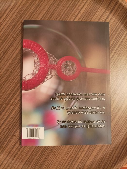 Livro "O Manual da Felicidade para crianças" de João Negreiros