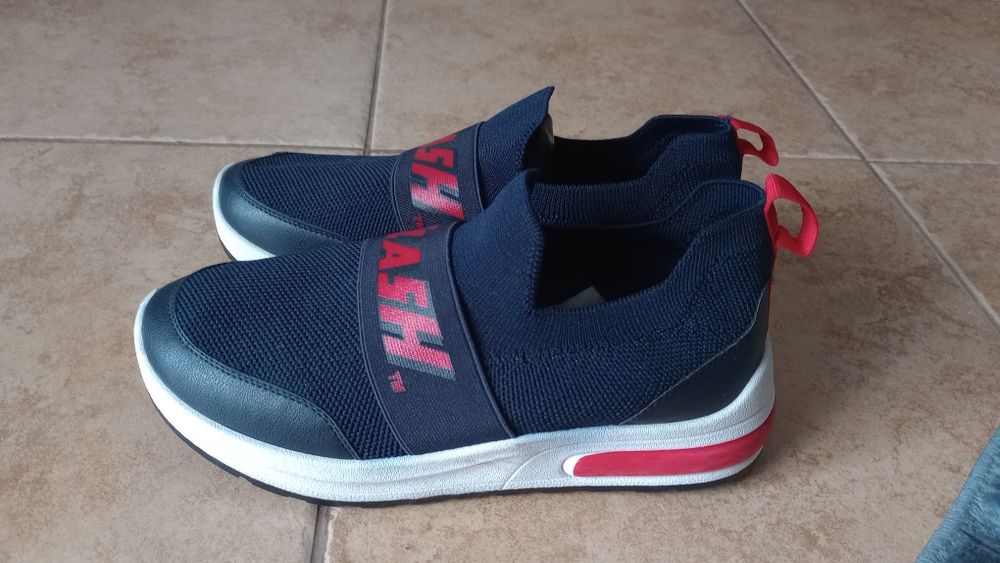 Nowe buty sportowe rozm.38