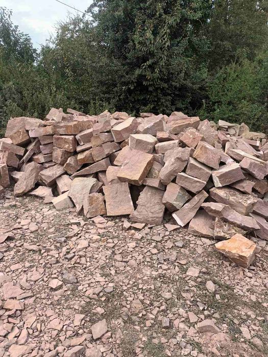 Камінь бутовий цоколь