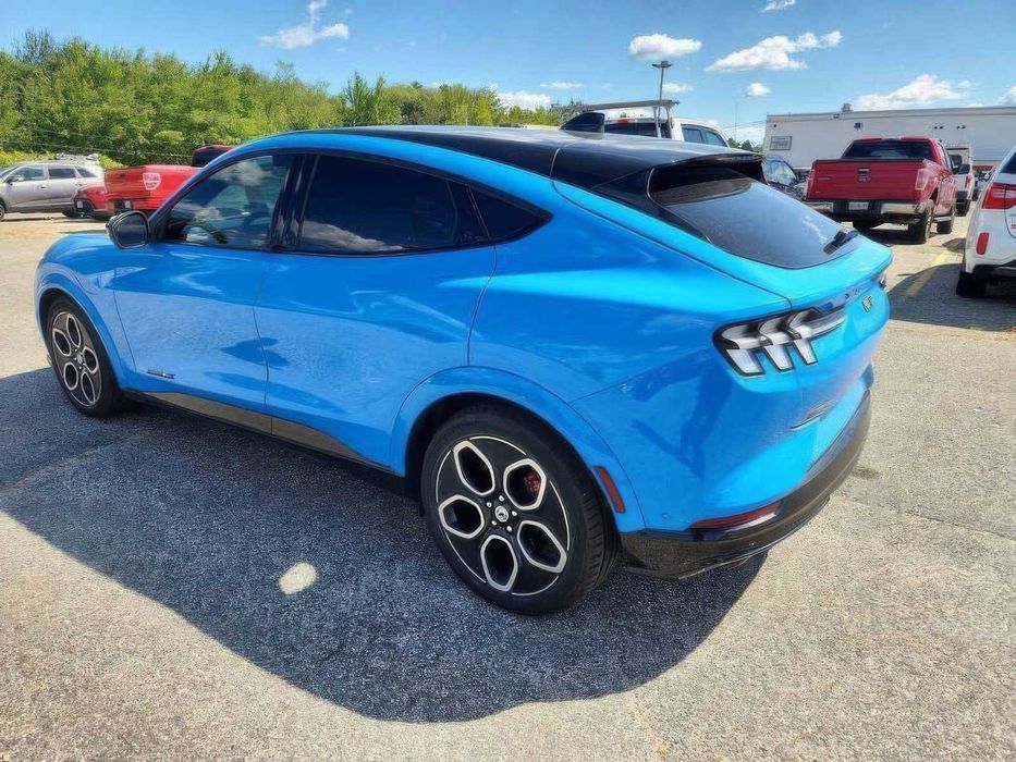 Ford Mustang Mach-E Premium      2023