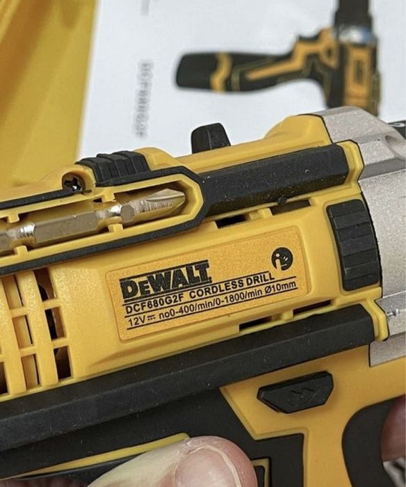 Шуруповерт DeWalt DCD680 12v 2Ah