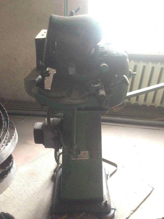 Заточний верстат для стрічкових пил