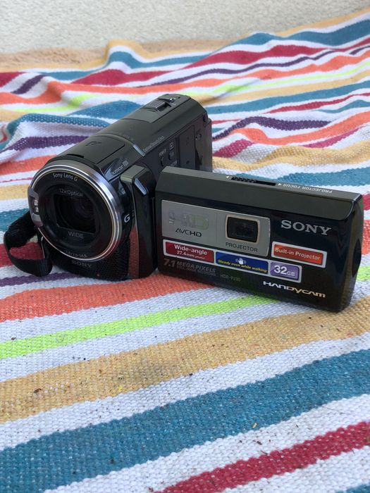 відеокамера Sony HDR-PJ30 з вбудованим проектором (ТЕРМІНОВО)
