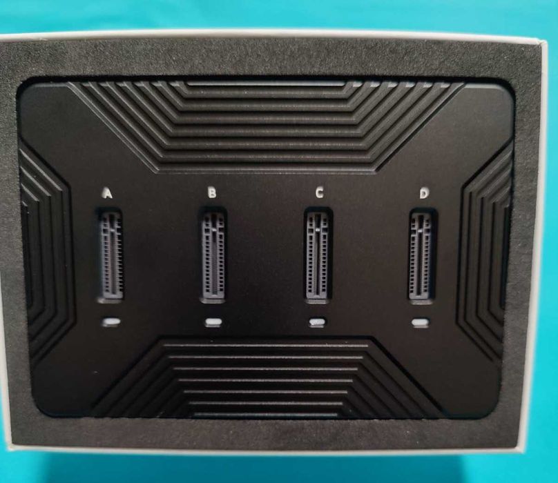 Blueendless 4-bay 32TB stacja dokująca do SSD M.2 NVMe+M.2 SATA Type-C