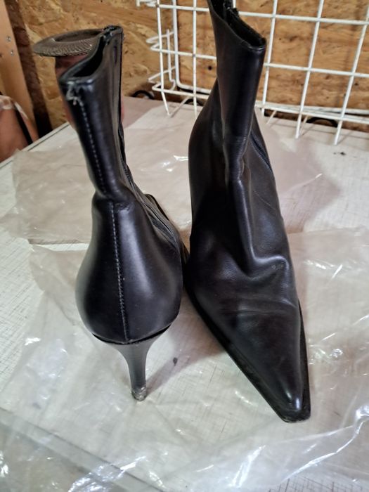 Продам не дорого демисезонные полусапожки кожаные (Италия)