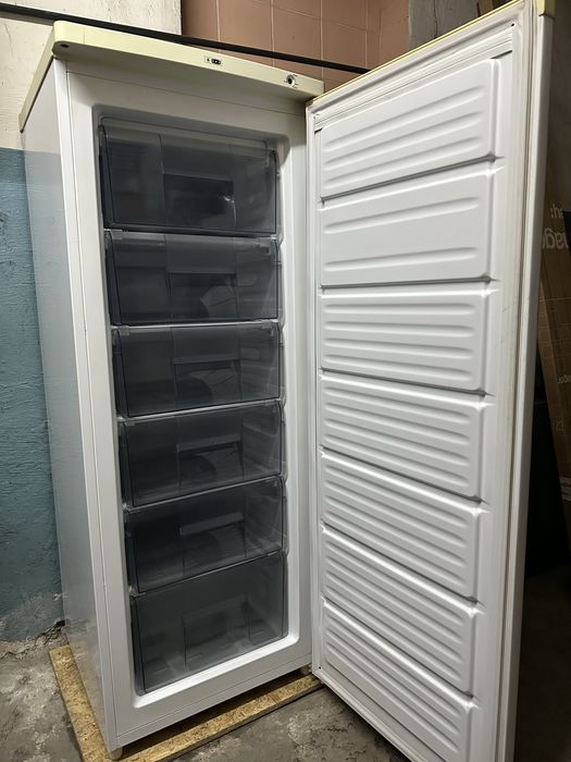 Zamrażarka Polar ZS165 wysokość 147 cm SZUFLADY - czysta, zadbana