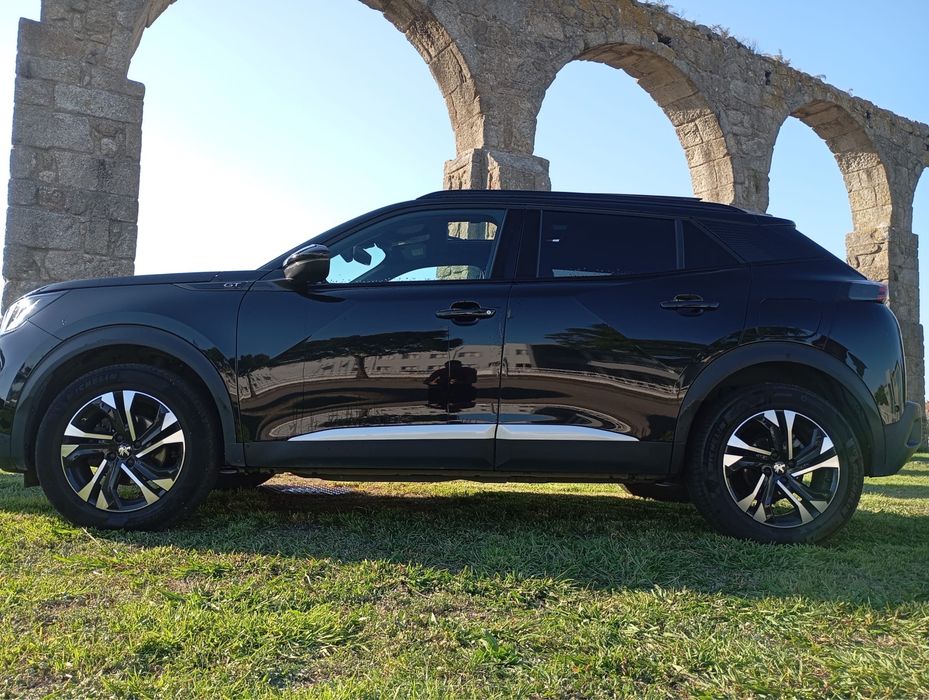 Peugeot 2008 GT 1.2 PureTech 130cv EAT8 | Teto Panorâmico | 81.000 km