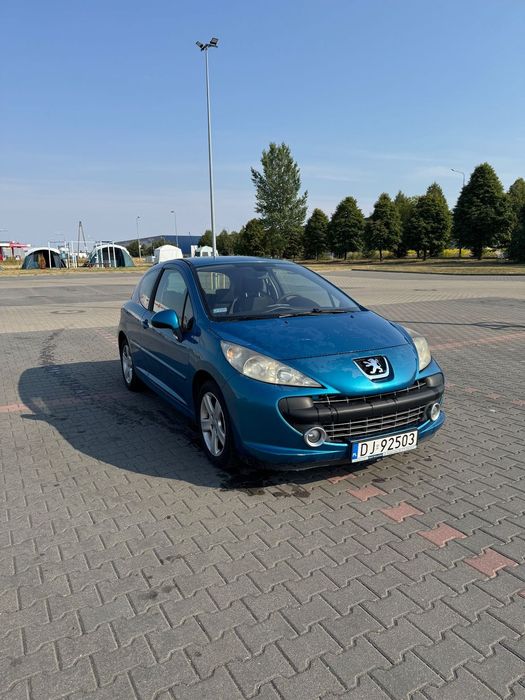 Peugeot 207 Peugeot 207 1.6 Benzyna 109KM (2006) | Jeżdżący | Opony Continental