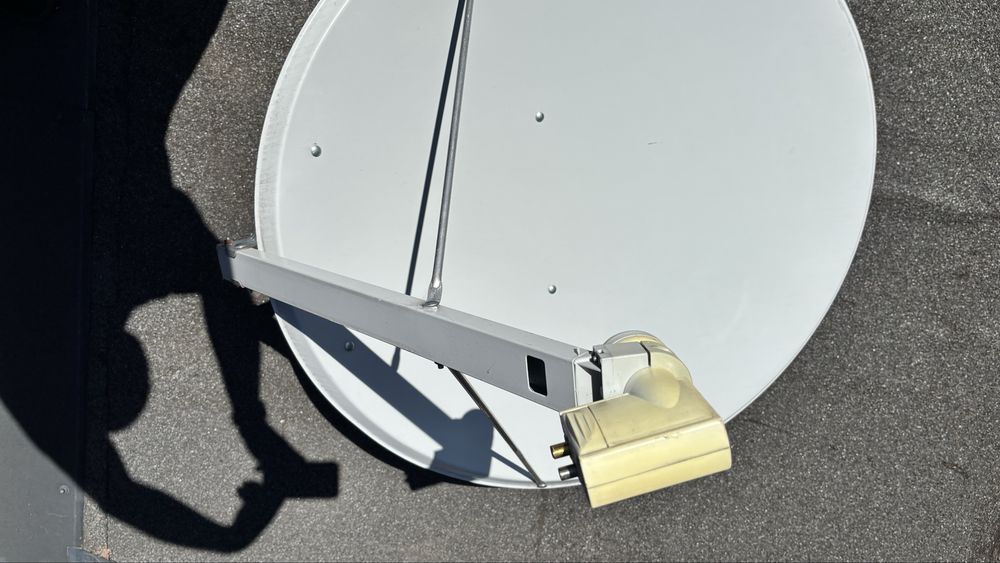 Antena satelitarna 100x90  cm   konwerter