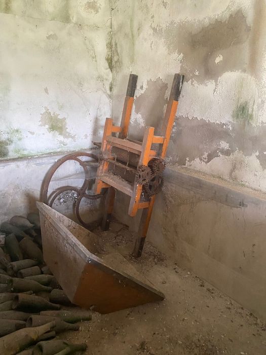 Prensa  mais esmagador completo como  nas imagens