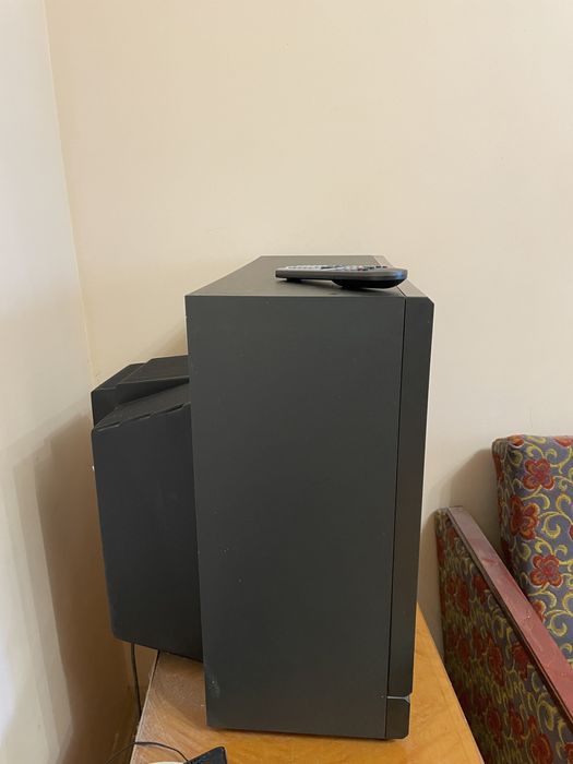 Великий робочий телевізор Karcher, діагональ 68 см