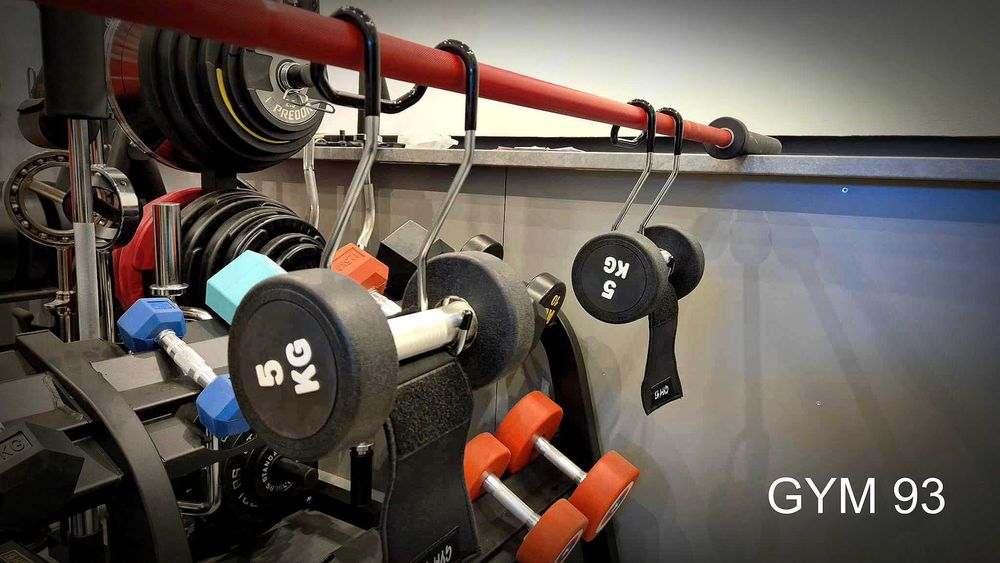 Uchwyty do hantli na gryf jak podajnik hantli