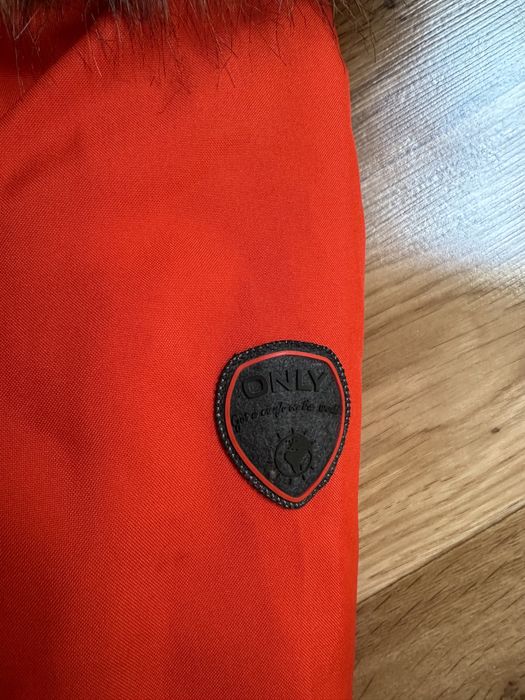 Жіноча парка ONLY нова!