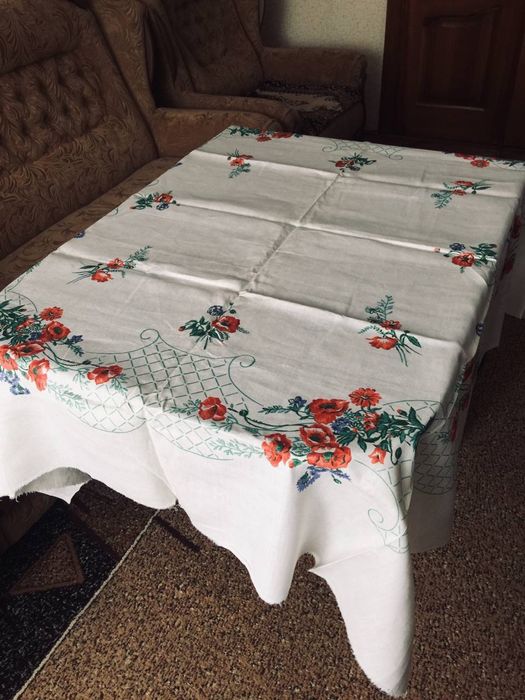 Скатертини Льон.