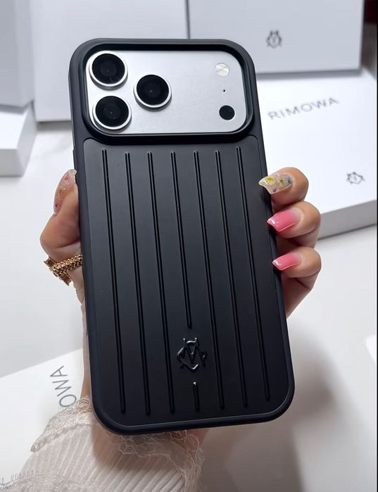 Чохол Rimowa на iPhone 17 pro max та 17 pro silver металевий