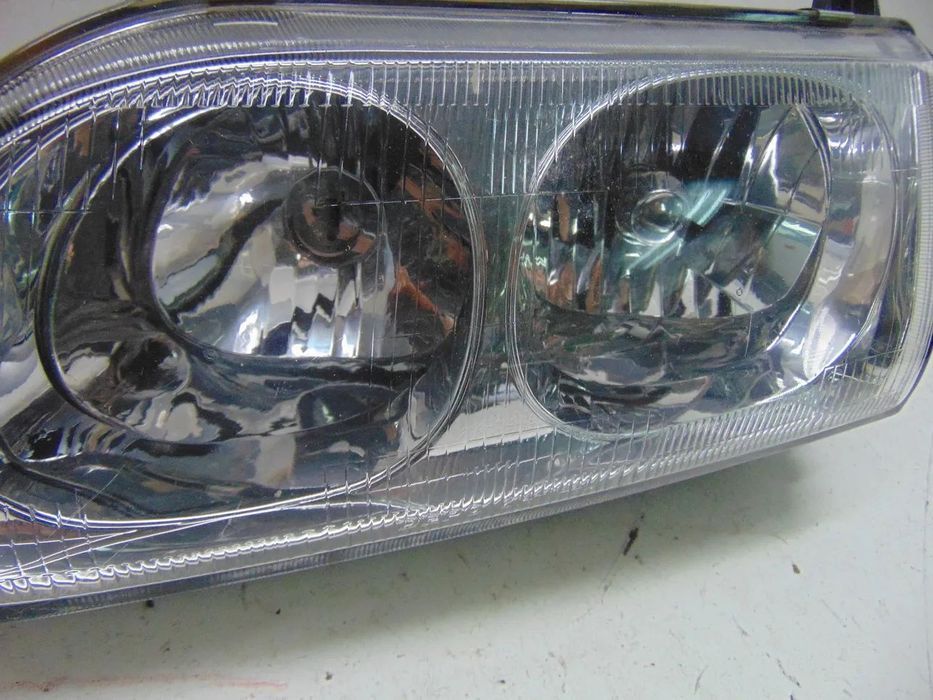 Mitsubishi L400 farol