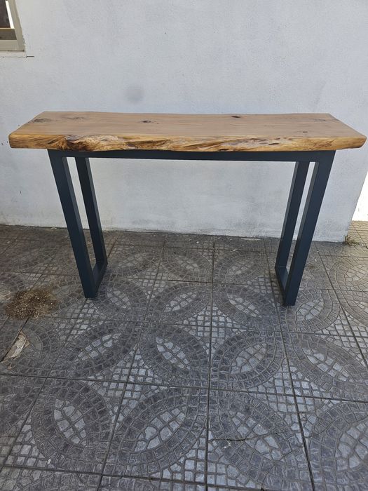 Vendo mesa para Hall de entrada em cedro