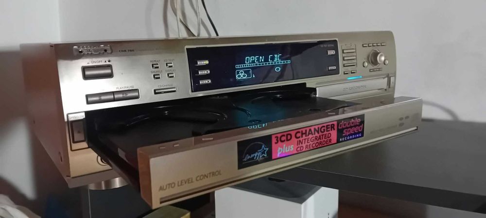 Gravador de CDs Philips CDR 786