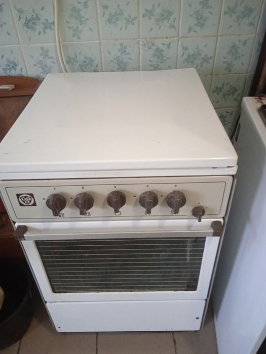 Продам газову плиту