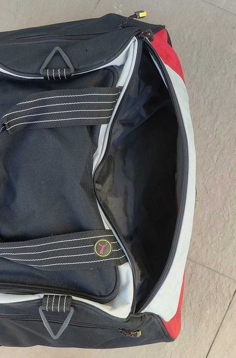 Saco transporte viagem marca Puma
