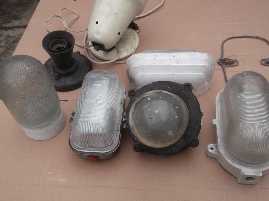 Stare klosze szklane lampy z kloszami