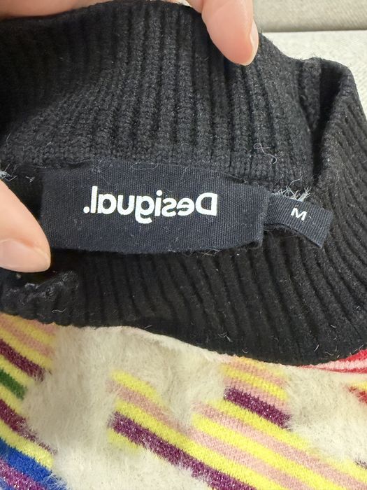 Класний Светр Desigual