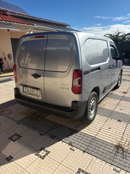 Toyota Proace City Electric c/ garantia fábrica até 2035